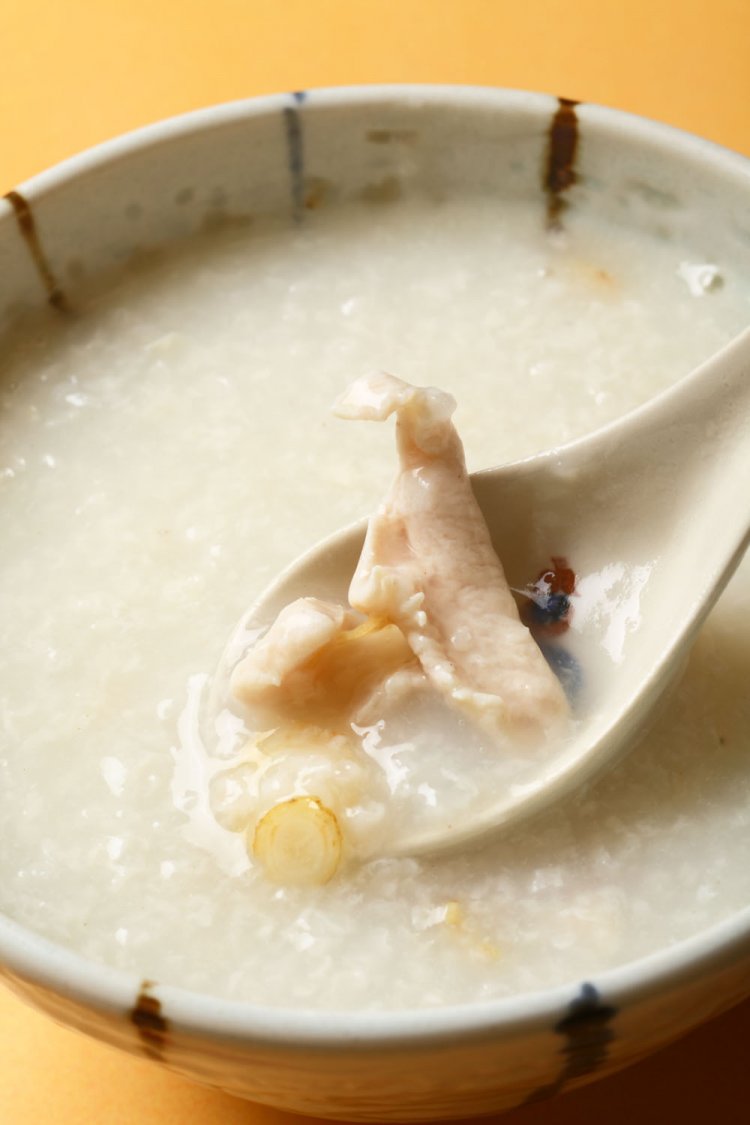 人参鶏粥858円。