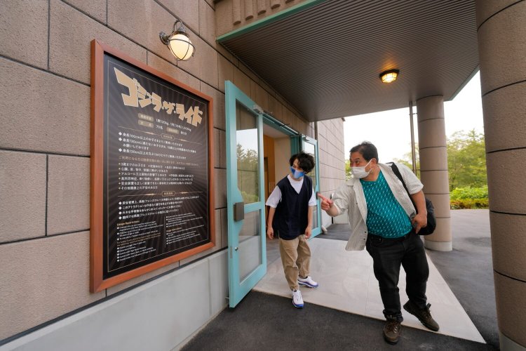 2人の表情からも「ゴジラ・ザ・ライド」の凄さが伝わるはず！