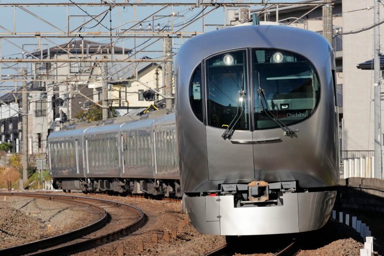 「Laview」にもぜひ乗って！　車内アナウンスは壮吾くんとも共演の多い女子鉄アナウンサーの久野知美さんが担当している。