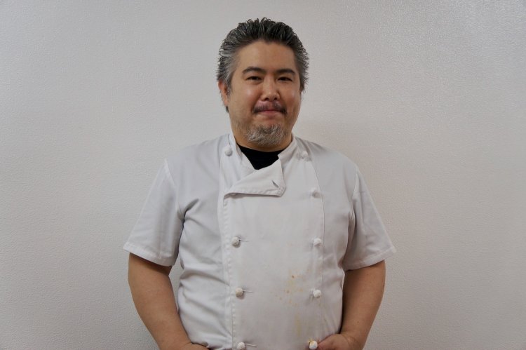 2代目店主の上野義巳さん。