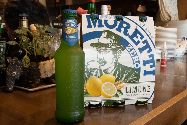 パッケージデザインがおしゃれなイタリアのノンアルコールビール、モレッティレモンテイストは1本600円。