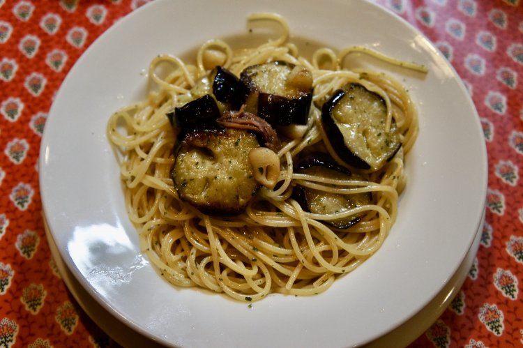 メランツァーネ（なすとアンチョビ）900円。