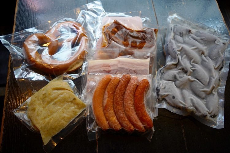 通販で買えるようになった、ソーセージやザワークラウト、ムール貝、プレッツェルなど。