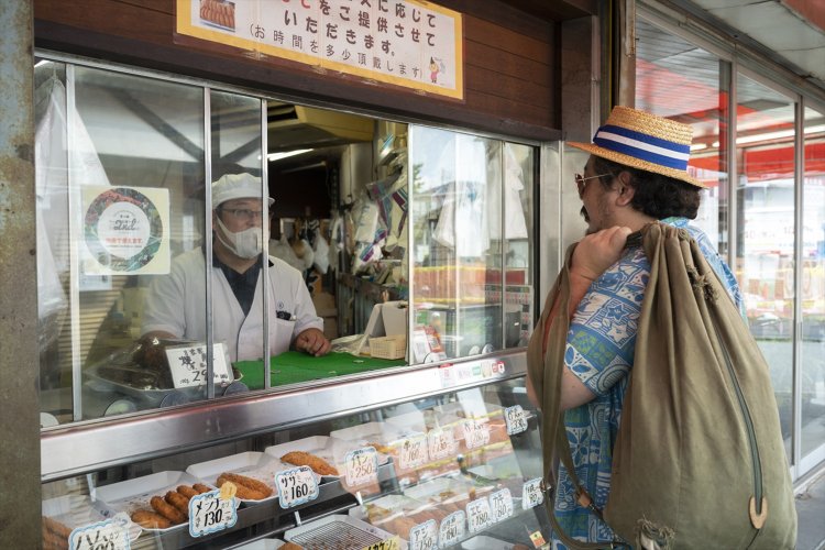 昭和40年代創業の香川駅前商店街の『宮代商店』。ここのコロッケとアメリカンドッグで育った。