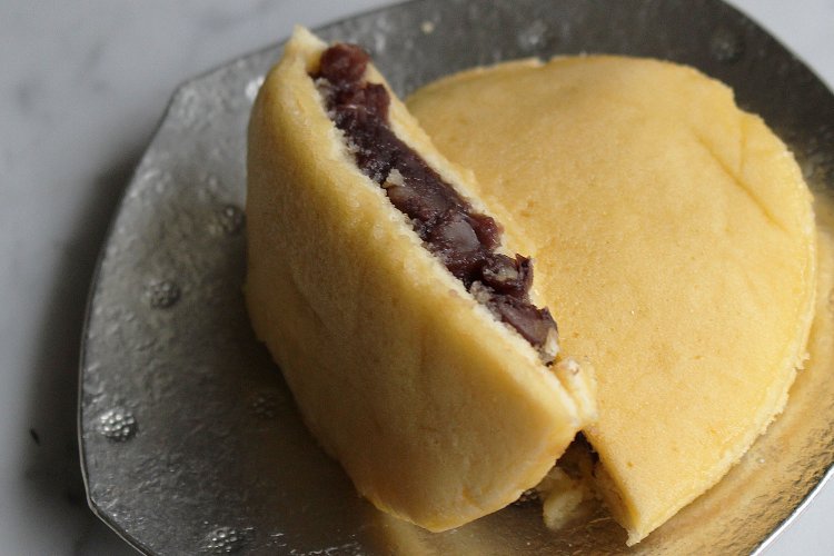 どらやき1個200円。