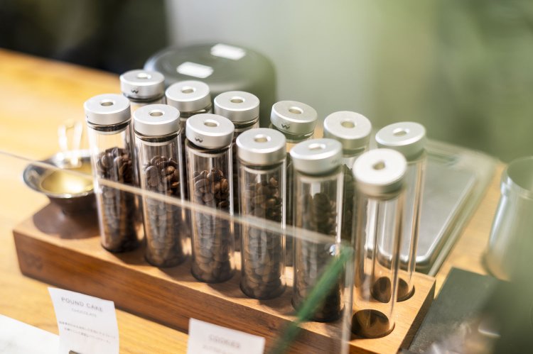 「酸っぱさは苦手ですが、しっかりした甘さの余韻が残るようなゴクゴク飲める味を」と浅煎りに。