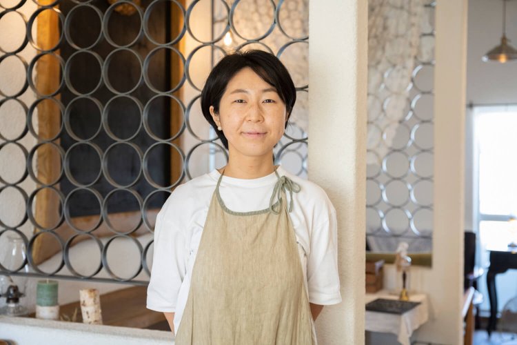 かつては建築系の仕事に携わっていたという望月さん。店の内装デザインも自ら手掛けたそう。