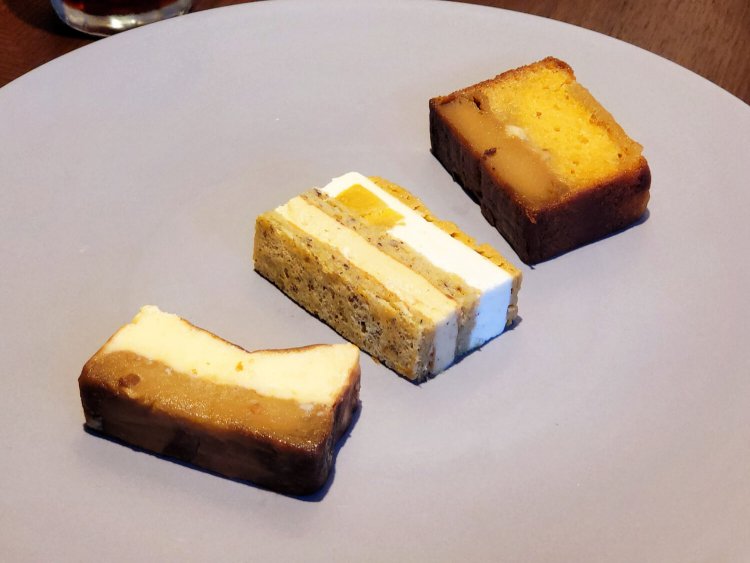 蜜芋スイーツの3種盛り 1350円。