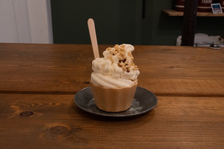 モナカに入った3時の和みジェラートはすべて440円。豆乳ではなくとうふを使ったとうふミルクは人気。