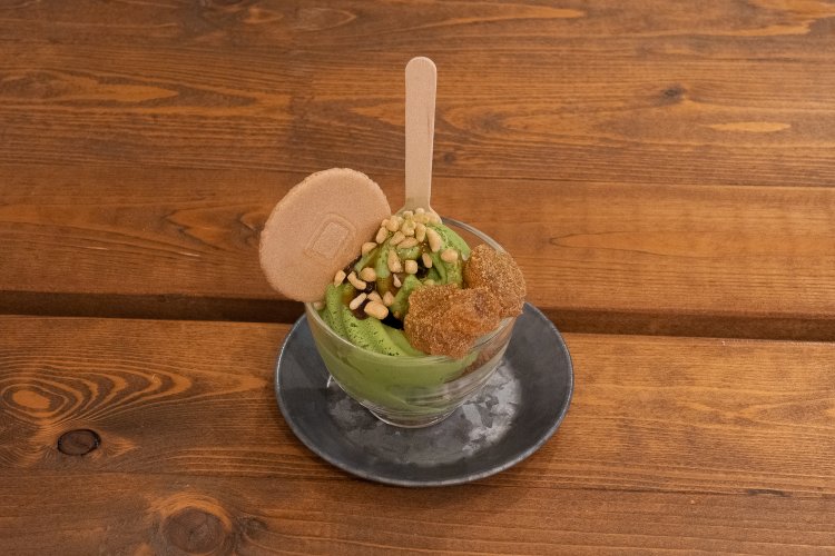 4種類ある本わらび餅のミニパフェは各680円。ジェラートの下にもたっぷりわらび餅入り。写真はお抹茶。