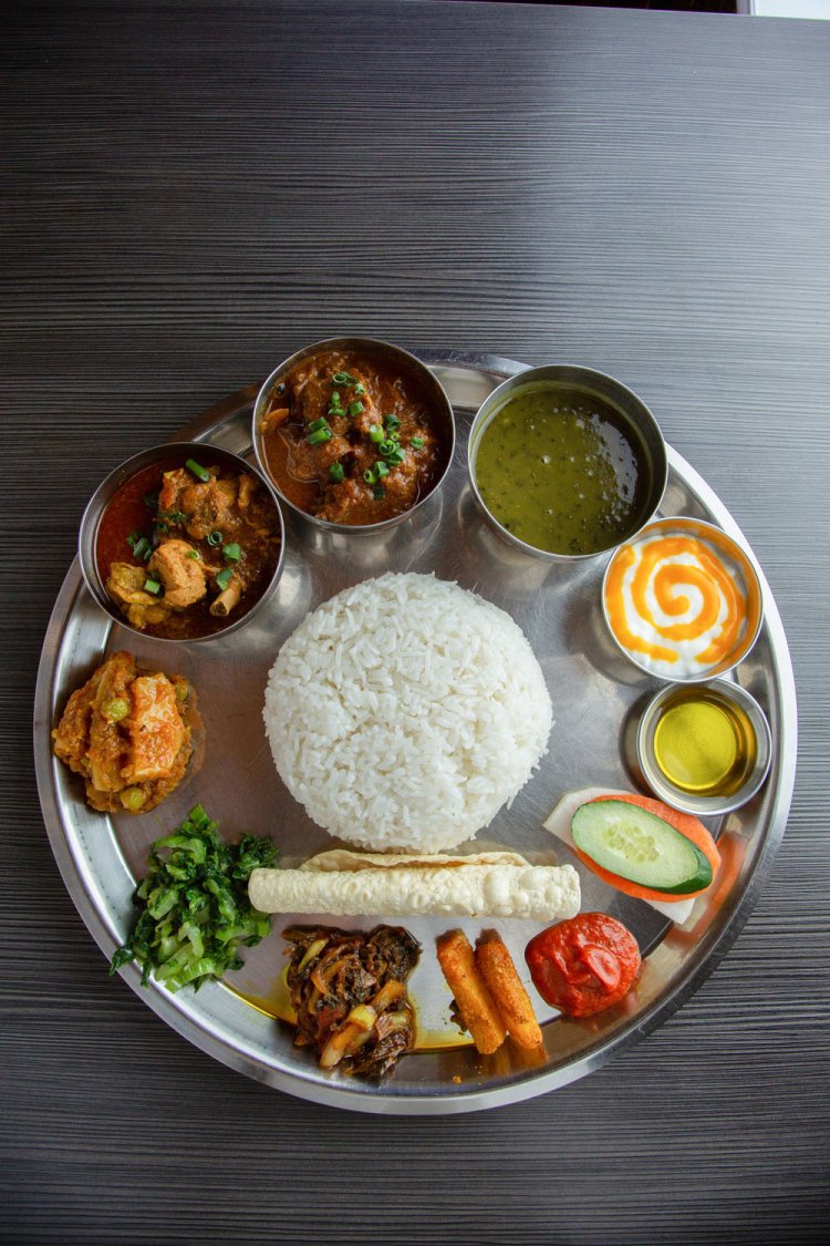 アーガンスペシャルタカリセット1485円。