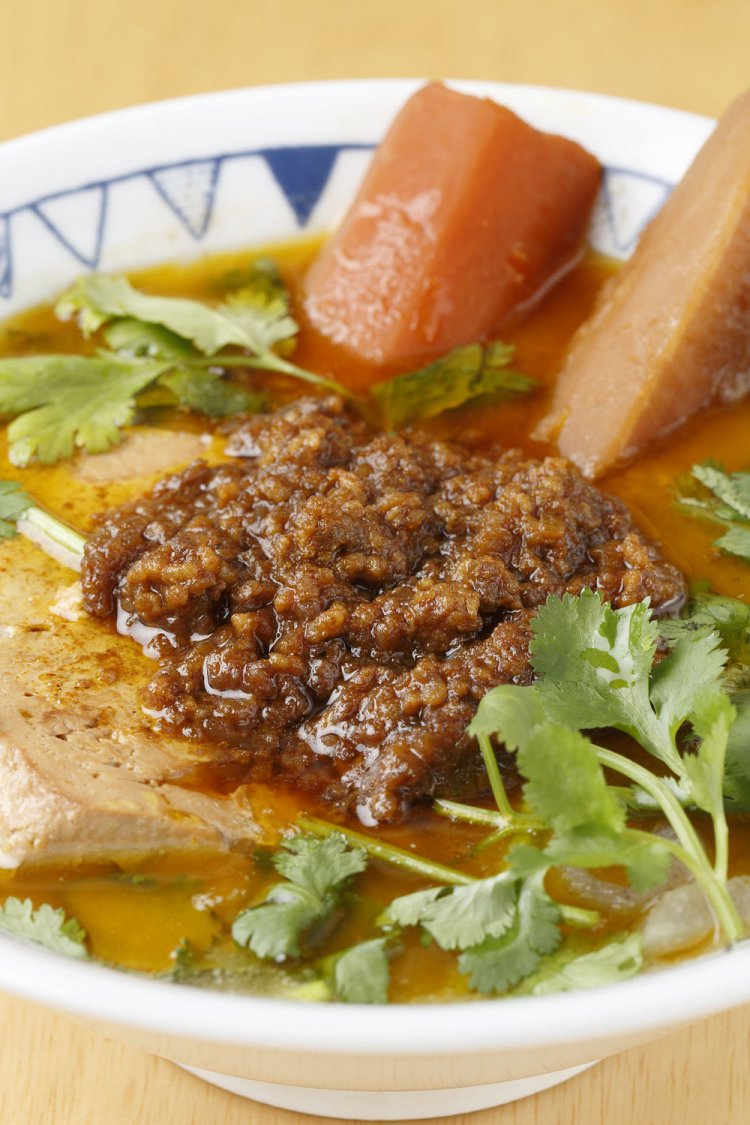 キーマカレー豚汁817円（定食は1034円）。