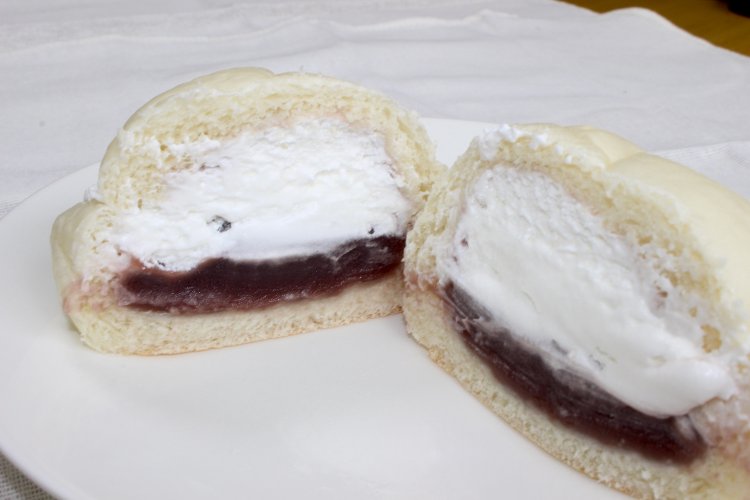 隙間なく詰められたクリームとこしあんがうれしい！