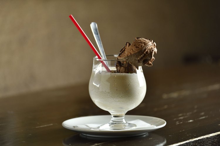 バナナの自然な甘みが心地よいバナナシェイク900円。