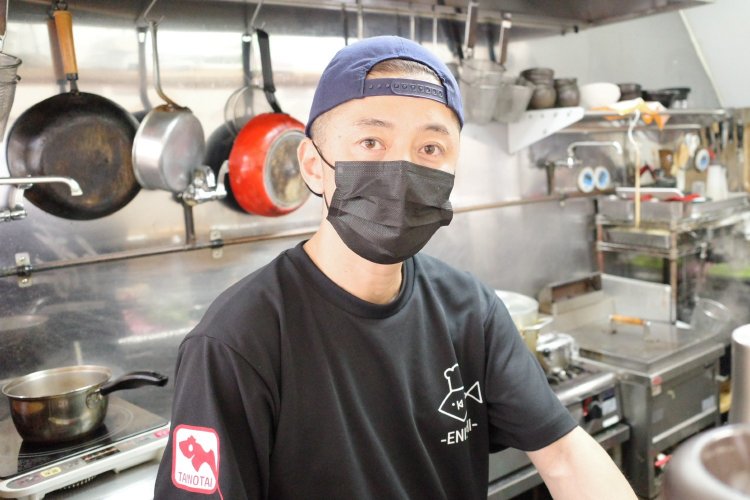 「タイの魅力？ やっぱり頭からしっぽまで全部食べられて、全部おいしいことですね。」