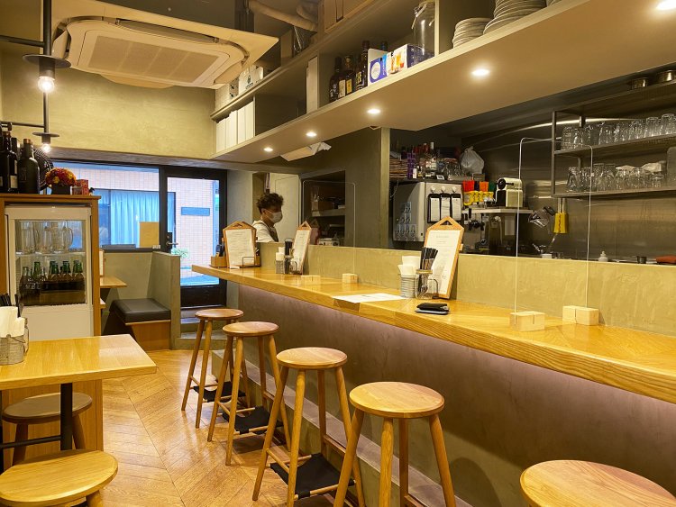 席数は最大18席。こじんまりとしているが、落ち着く。