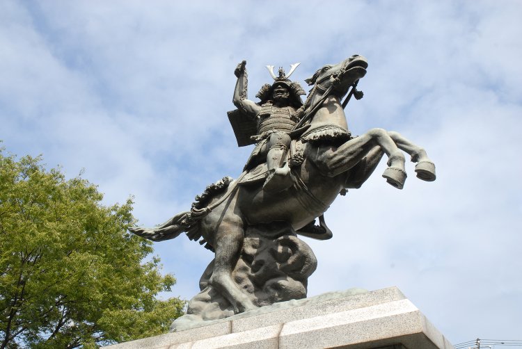 08_新田義貞像 (1)