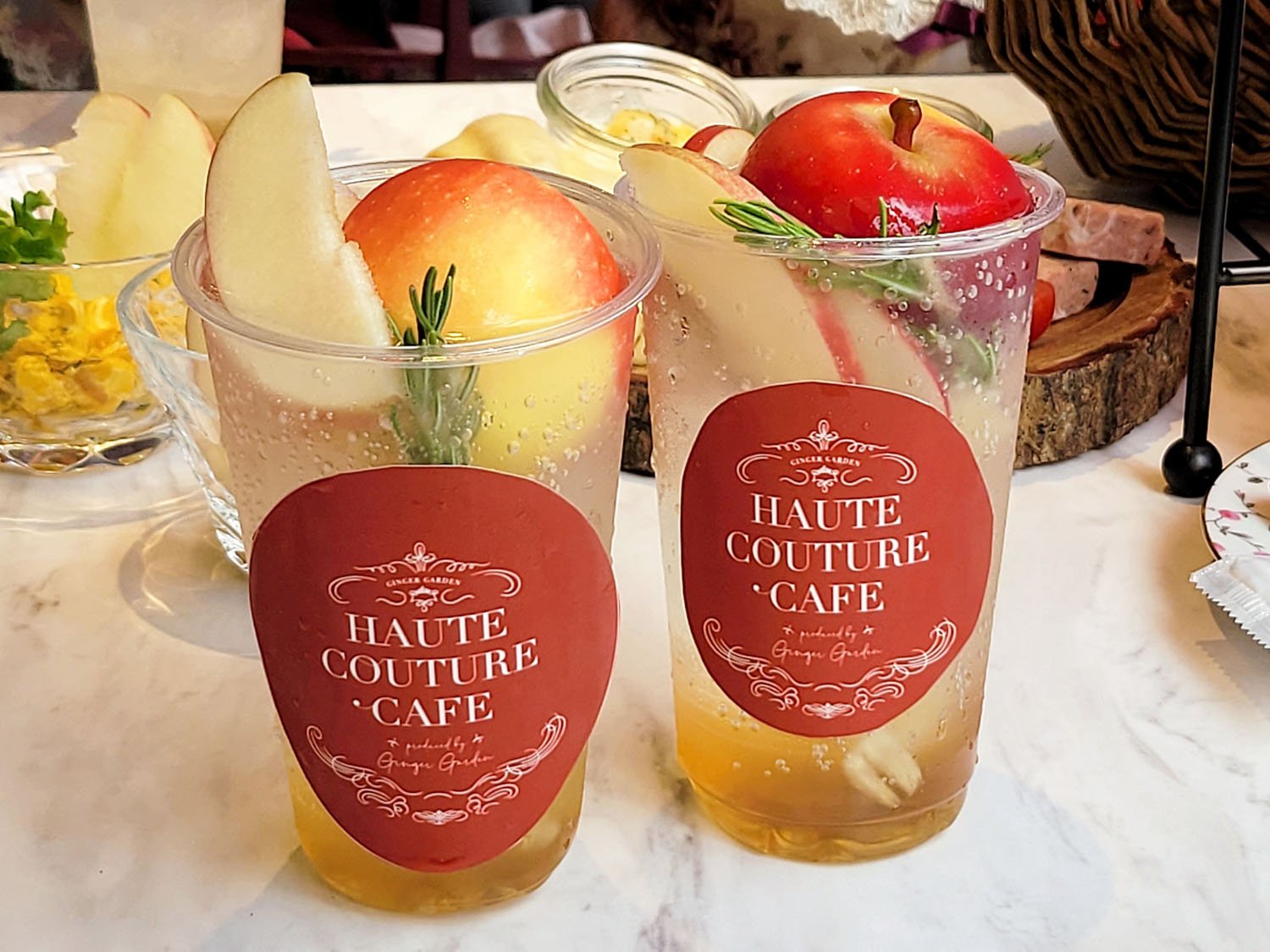 HAUTE COUTURE・CAFE