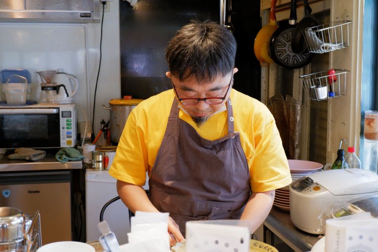 店主の増川さん。