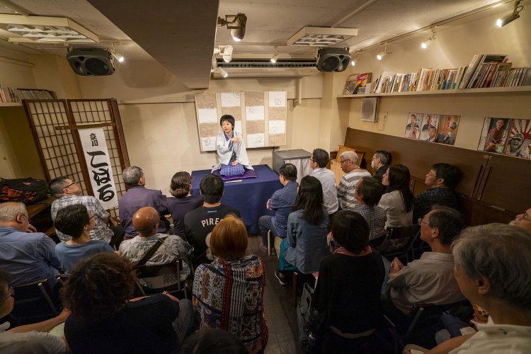 若手の二人会「負けてたまるか！？」の、立川こはるさん。