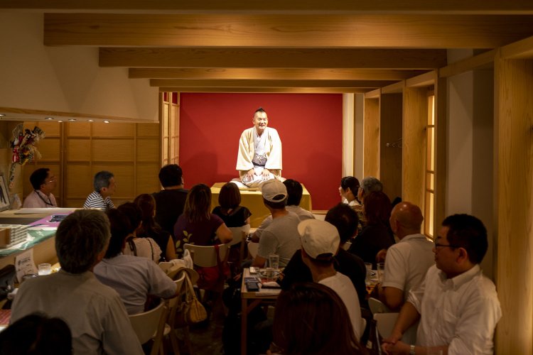 「真打の会」に三遊亭鬼丸さんが登場。「ここでできるのは喜び」と、師匠。