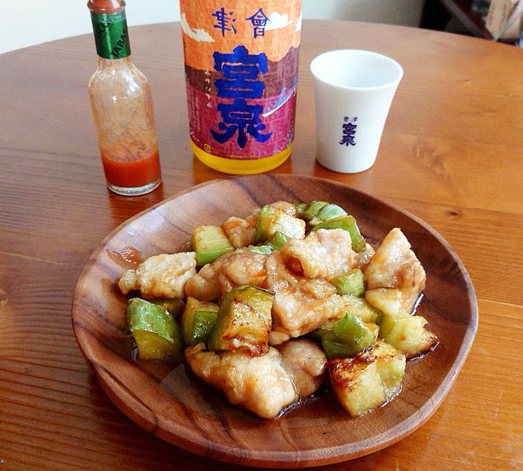 トロ茄子とレモン酢鶏のタバスコ風味に「宮泉 アッサンブラージュ」 〜多様な酒を楽しむ現代の日本酒蔵の蔵元が造る新しい日本酒とは〜