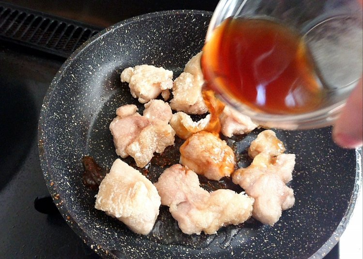 調味料を入れる