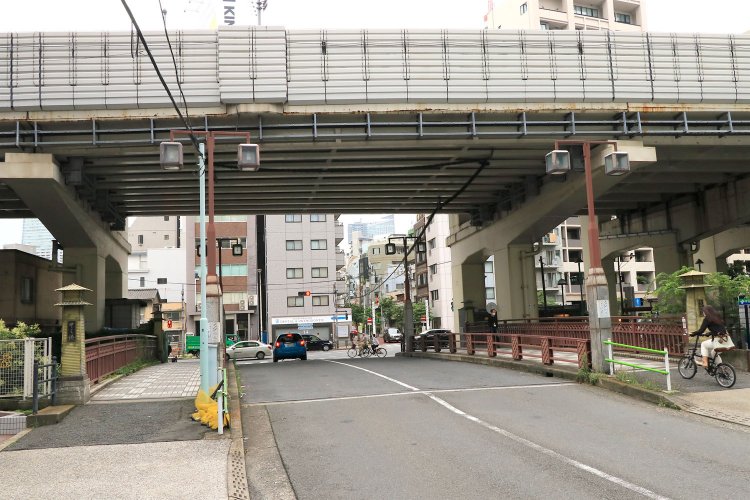 現在の中之橋は大正15年（1926）竣工のもの。