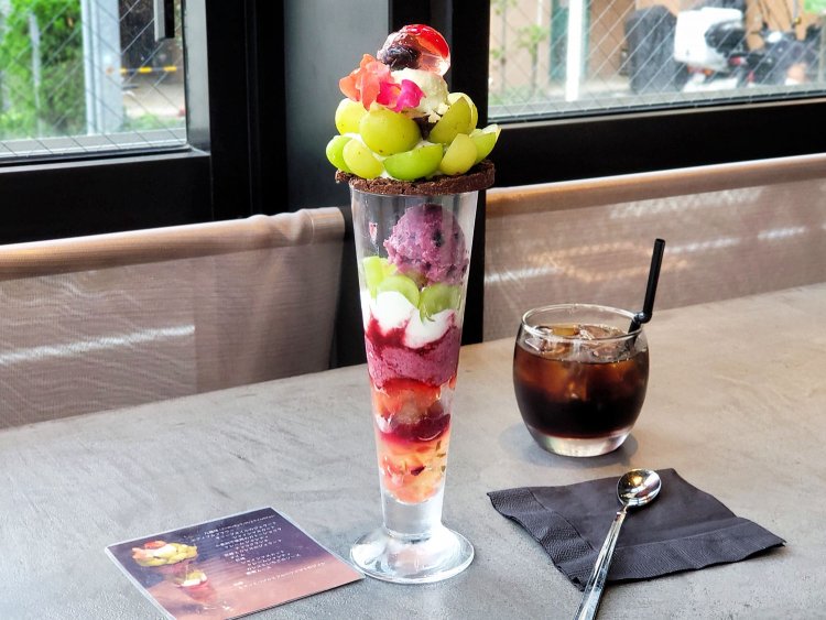 季節限定 パルフェ・ブーケ 2200円。