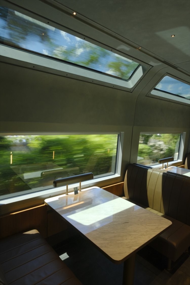 4人掛けのテーブル席も。