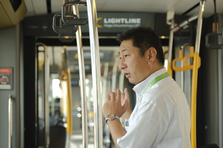 「軌道法の最高速度は時速40㎞だが、将来的には50㎞以上で走行できる特別認可を目指したい」と郷間さん。