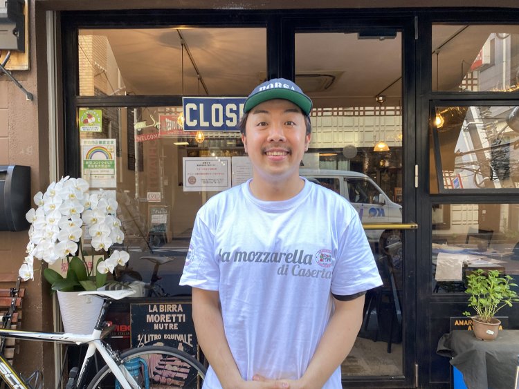 責任者の昆野敦規（こんのあつのり）さん。故郷の岩手に窯焼きピッツァの店を開くのが目下の夢だ。