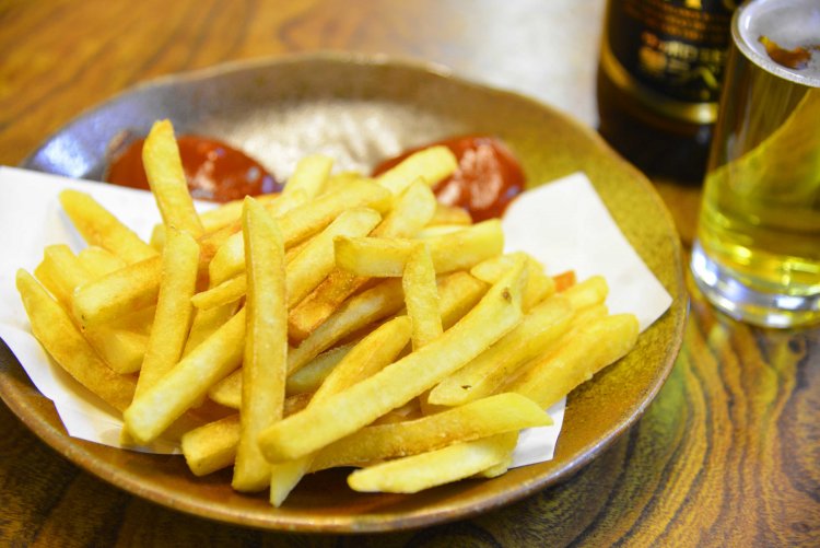 いつも頼むのはポテトフライだった……。