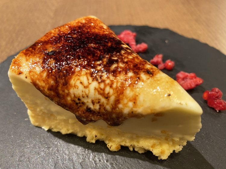 ブリュレチーズケーキ638円。