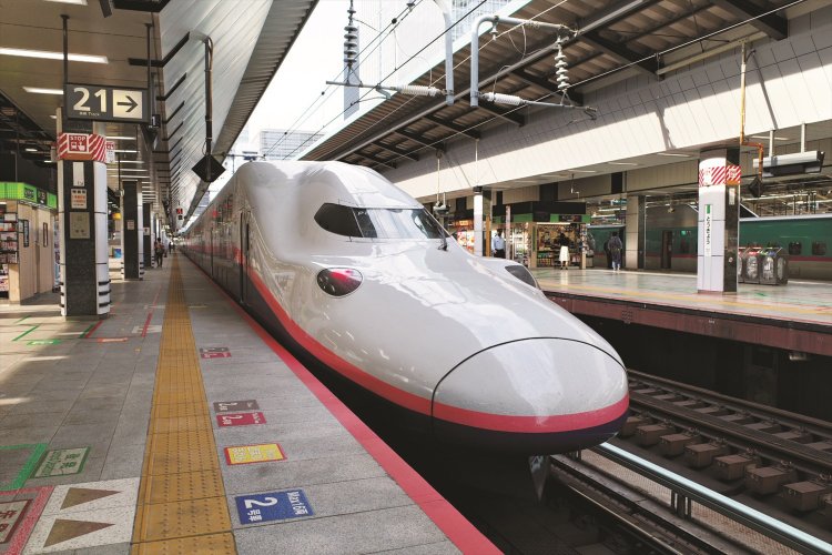 空気抵抗をやわらげるためのロングノーズデザイン。先頭部分の長さは11.5mもある。