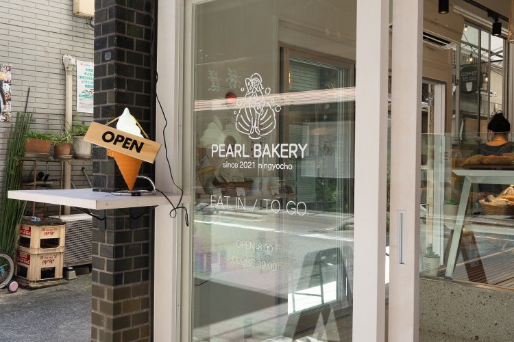 店のマークも大澤さんの母の写真からイラストを起こしてもらったそう。