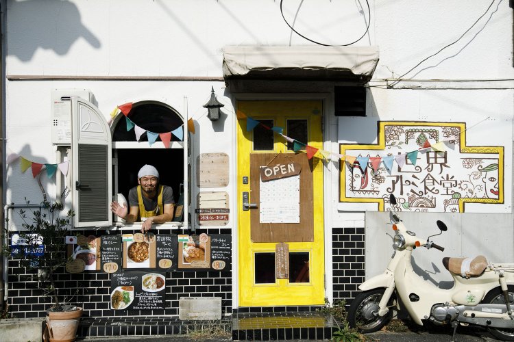 「いつやってるかわからないことでも有名です（笑）出店情報は事前にSNSで確認してね！」。