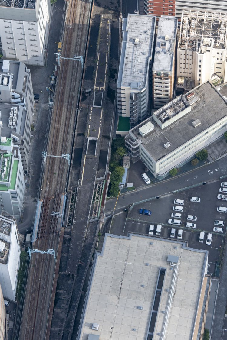 旧高島町駅を北側から見る。