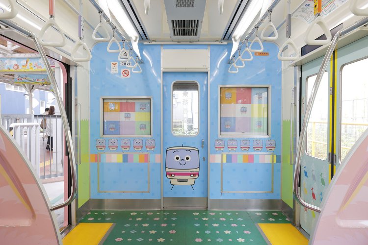 車両の端部もこの通り。