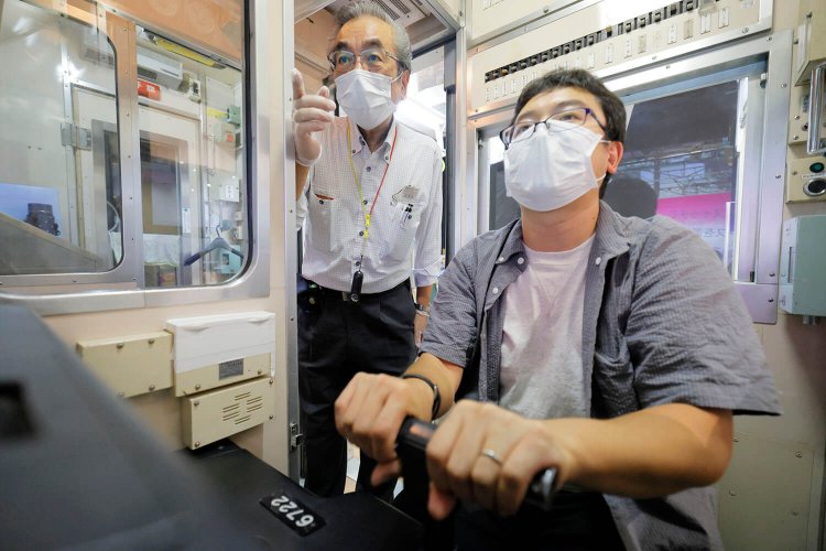 やさしく運転を教えてくれた鈴木さん。運転のプロ中のプロです！！