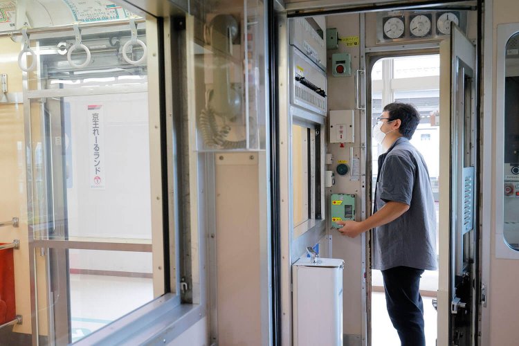 そして僕もやってみた。やっぱドアスイッチって楽しいよね。