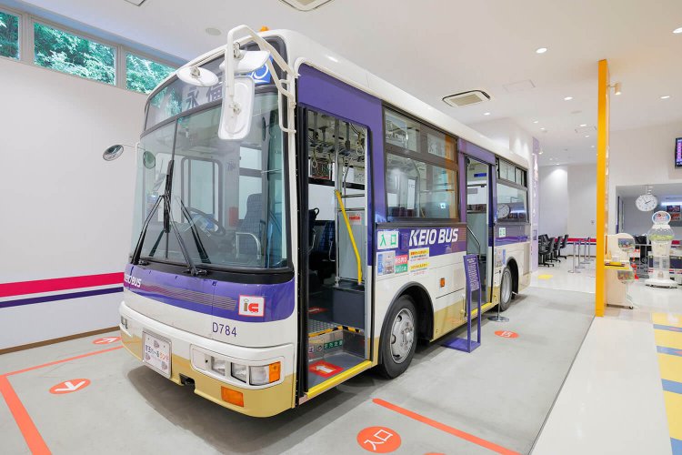 超低床小型バス日産ディーゼルRN210CSN