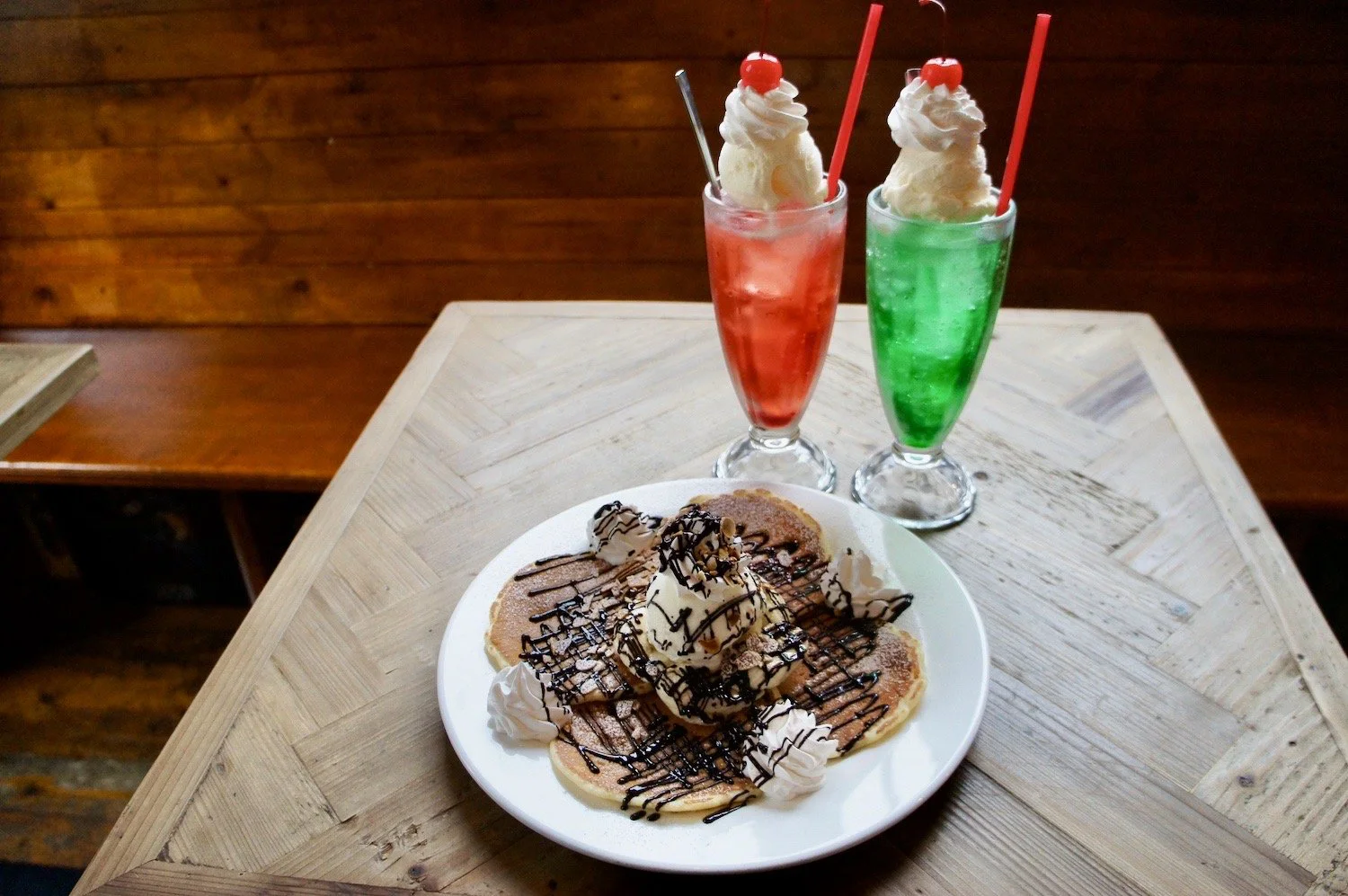 朝から晩まで楽しめる川越のアメリカンカフェ ダイナー カフェマチルダ 熱々ビッグなパンケーキを頬張れば いつでも誰でも幸せに さんたつ By 散歩の達人