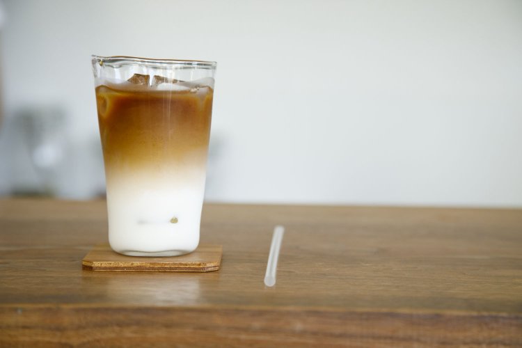 アイスカフェオレ500円。食事は無い。