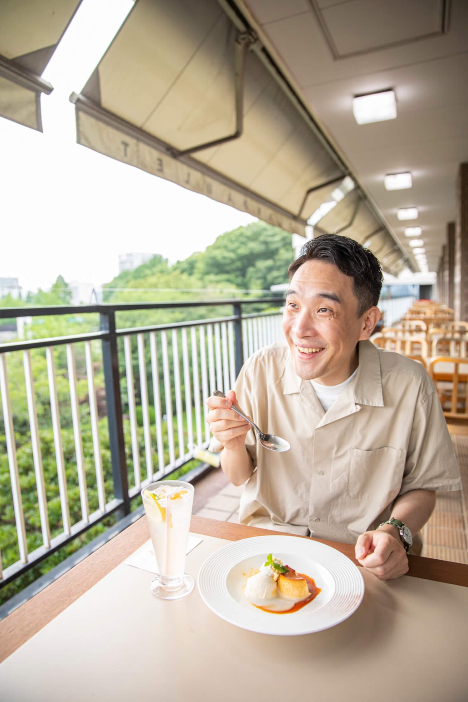 『上野精養軒 カフェラン ランドーレ』。「上野でお見合いならやっぱりここでしょ」「銀座通りを走る都電、 見たいですねぇ!」。