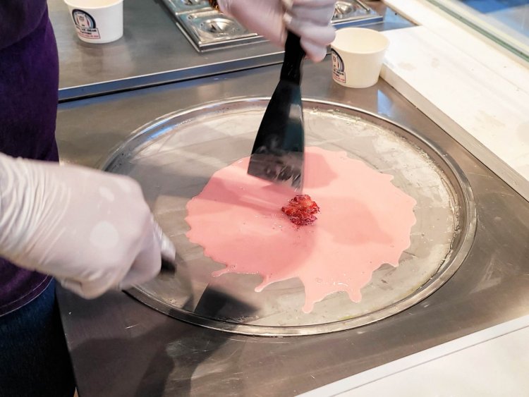 ロールアイスクリームファクトリー