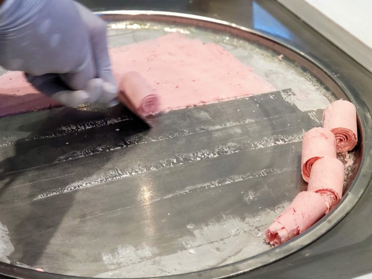 ロールアイスクリームファクトリー