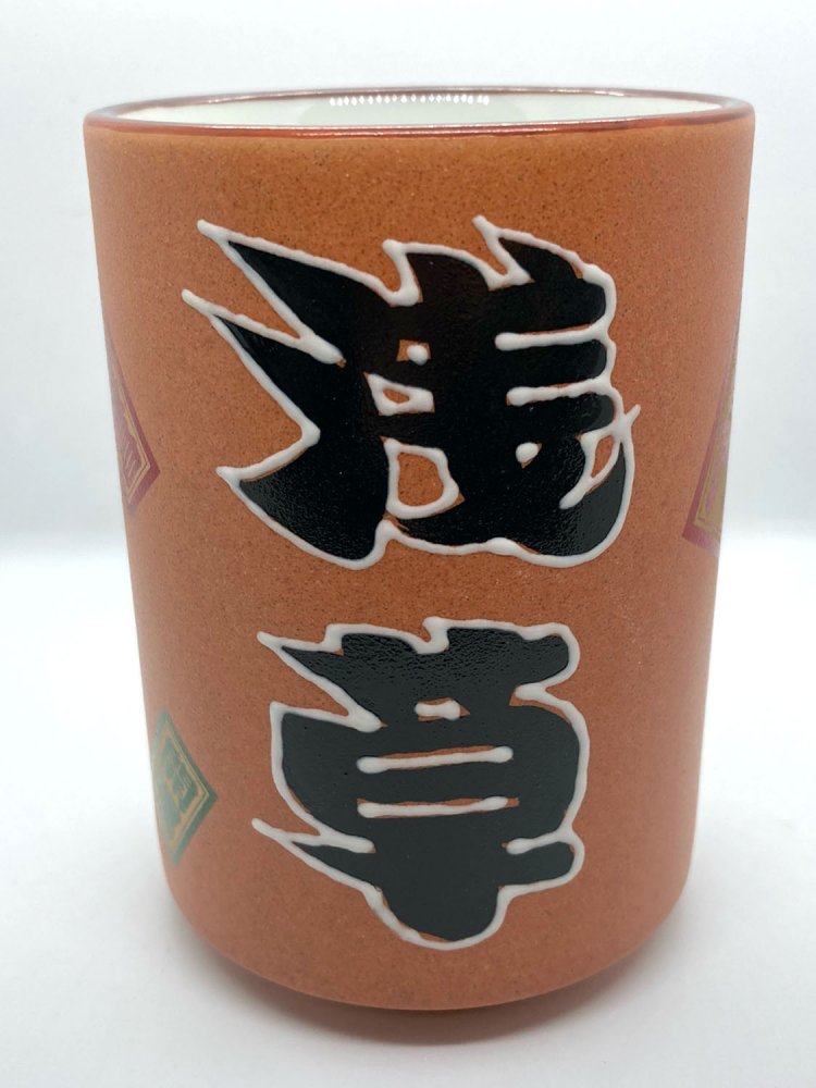 誰がどう見ても浅草土産とわかる湯呑み。浅草が地元、という人にもおすすめしたい