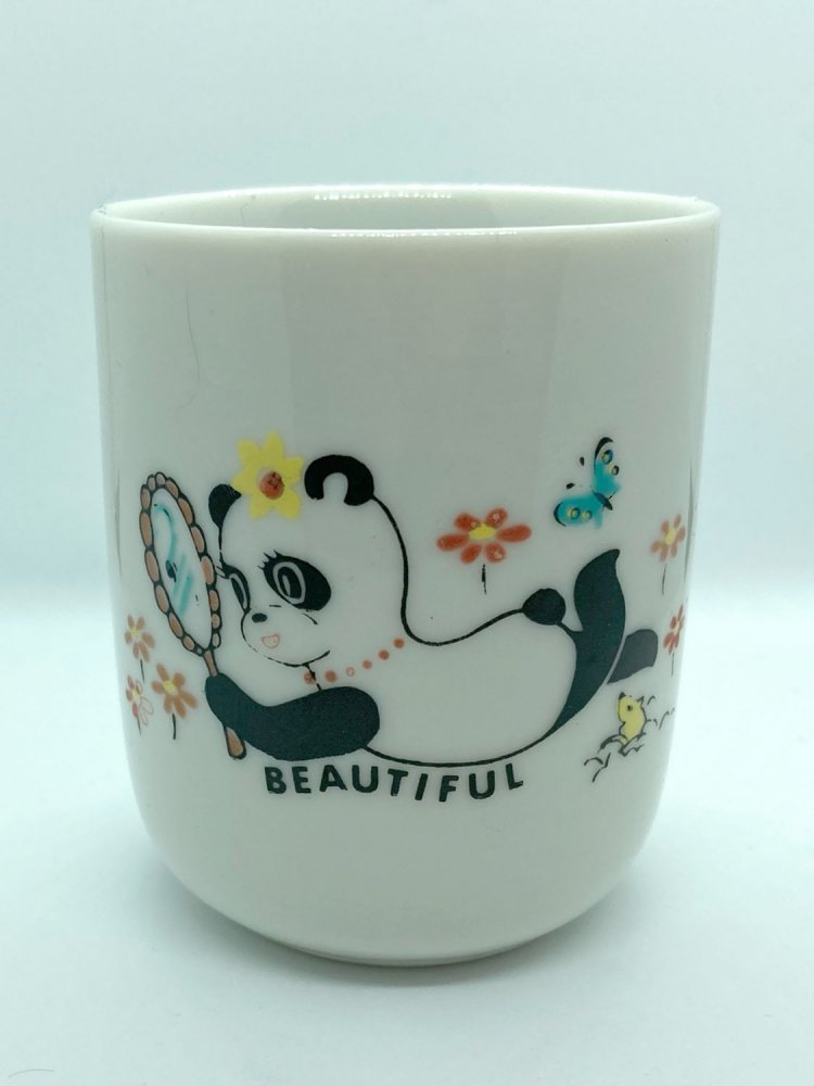 後ろ側に「天理」と書かれている湯呑み。絵柄は各観光地共通なのか、天理独自のものなのか