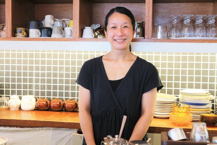 店主の吉田さんは、学校を卒業後、カフェやレストラン、パン屋などの飲食業に長年携わってきた。